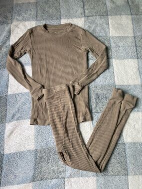 Vaenait kids size 4-5T two piece pajama set